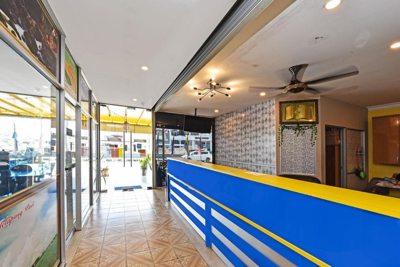 Capital O 90614 Cvia Ummul Hotel Padang Besar Zewnętrze zdjęcie