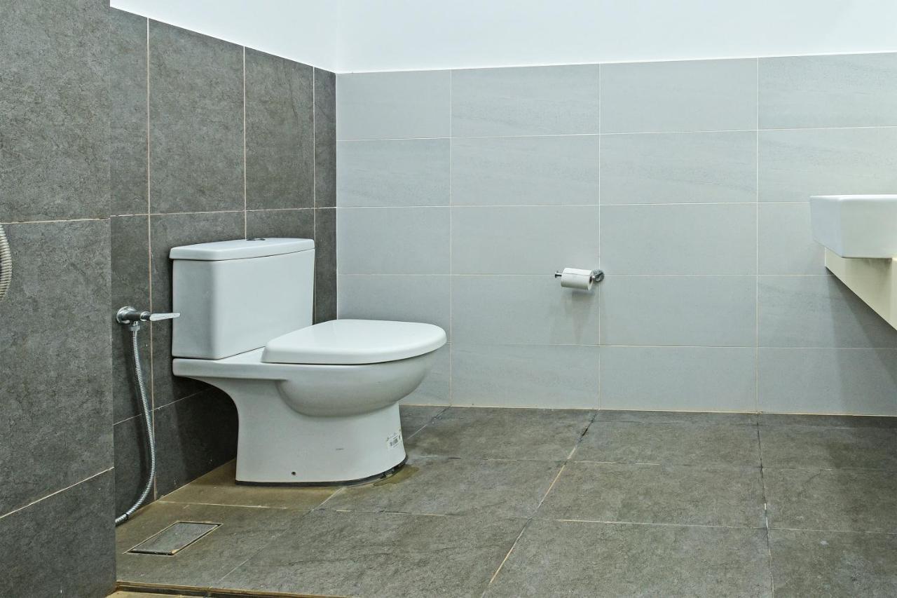 Capital O 90614 Cvia Ummul Hotel Padang Besar Zewnętrze zdjęcie