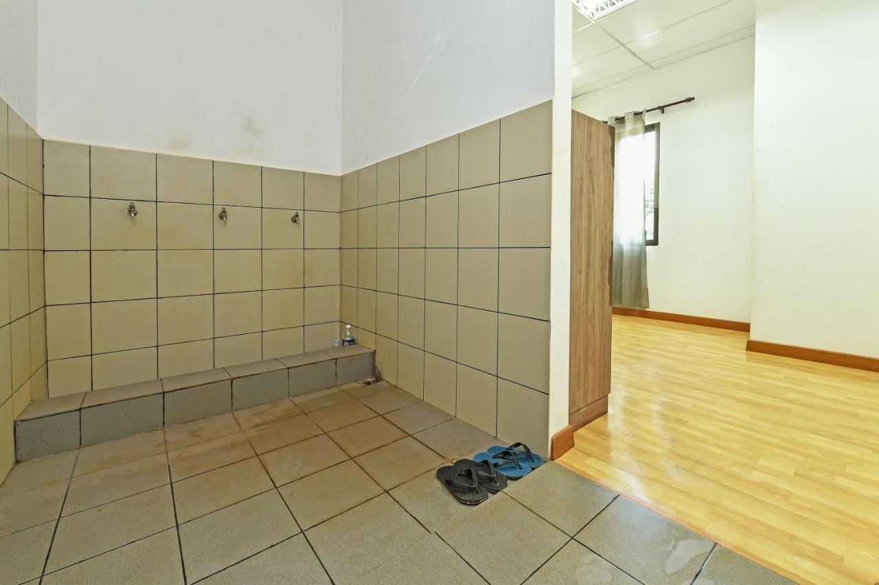 Capital O 90614 Cvia Ummul Hotel Padang Besar Zewnętrze zdjęcie