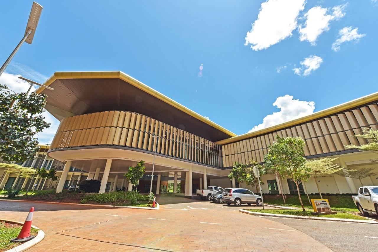 Capital O 90614 Cvia Ummul Hotel Padang Besar Zewnętrze zdjęcie